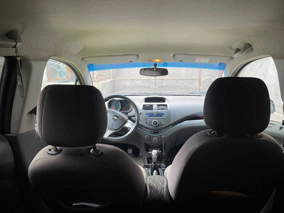 Автомобиль Chevrolet Spark