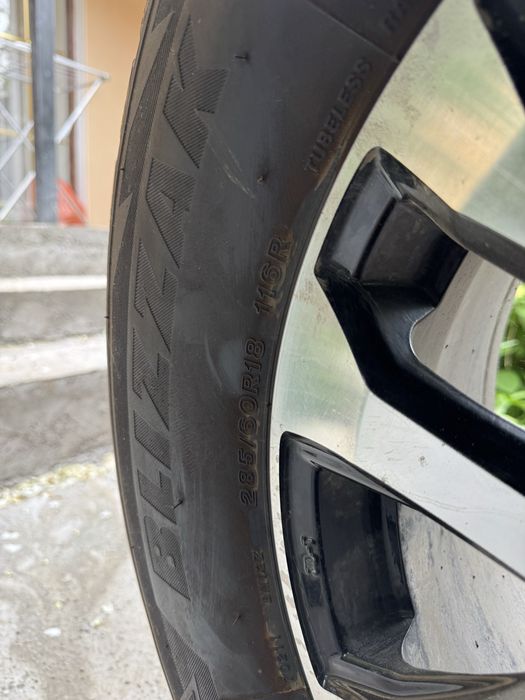 Bridgestone 285/60/18r