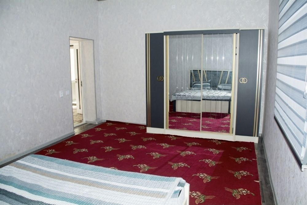 Tashmore boyida Янги dacha, kater chaqirsa boladi, baliq tutsa boladi.