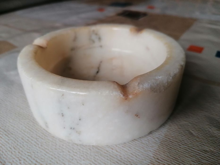 Мраморни пепелници