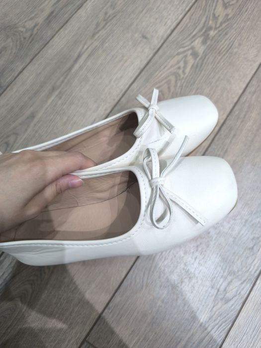Белые балетки с бантиком, 35 размер
