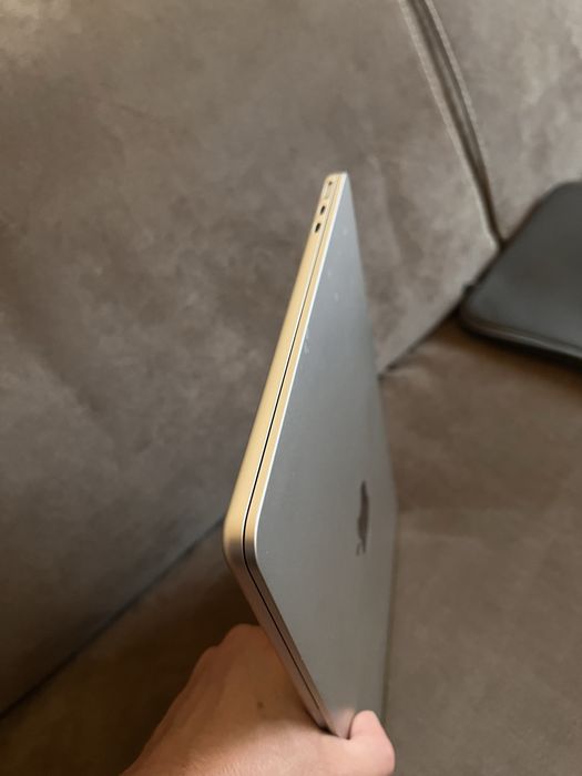 Macbook Air M2 Перфектен
