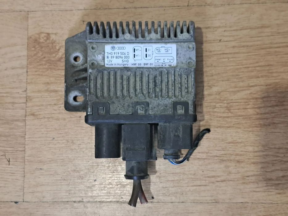 Releu Ventilator Radiator Original VAG Cod 7H0919506D Compatibil cu VW T5 Transporter, Multivan si Caravelle (2003-2015)