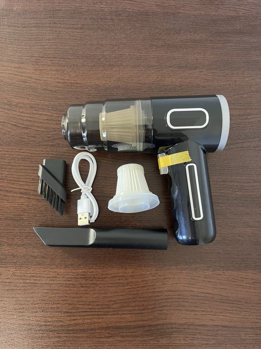 Aspirator auto portabil,compact– puternic și ușor de folosit