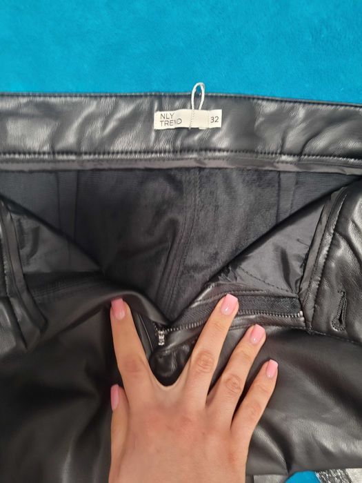 Нови панталони и пуловерче