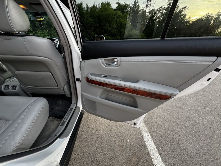 Продам Lexus RX 350