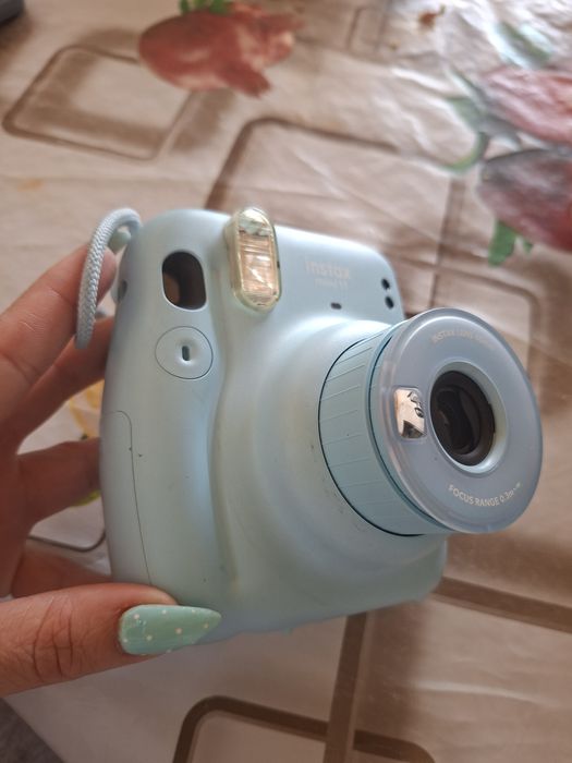 Продаю фотоопарат Instax mini 11