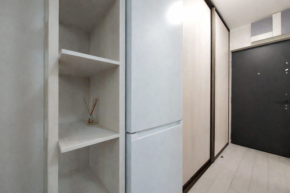 Proprietar închiriez apartament o camera decomandat  lux