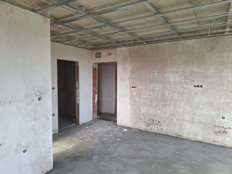 Двустаен апартамент в ж.к. 'Владислав Варненчик'