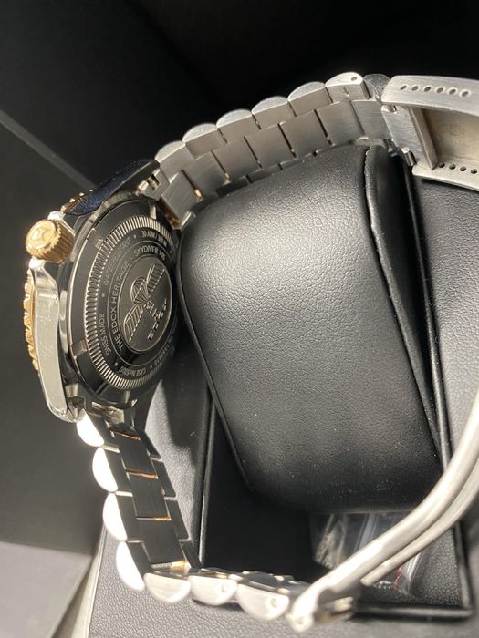 Нов Мъжки часовник edox sky dyver 70 s с гаранция