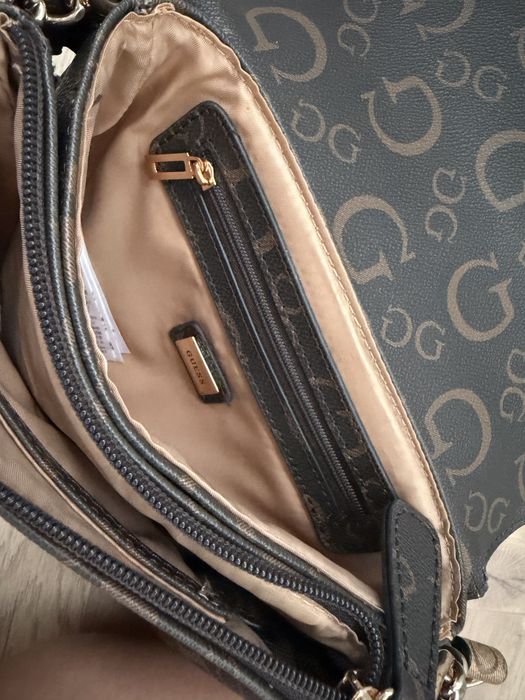 Geanta de umar Guess