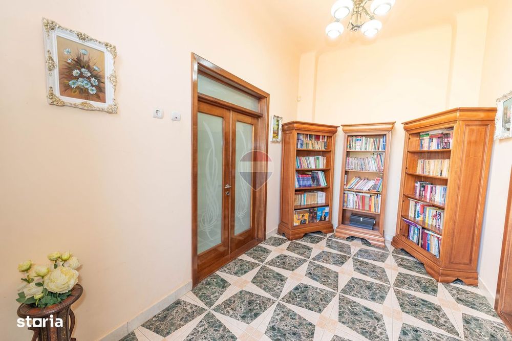 Vila de vanzare 240 mp utili, piscina, teren 1000 mp, central Calarasi