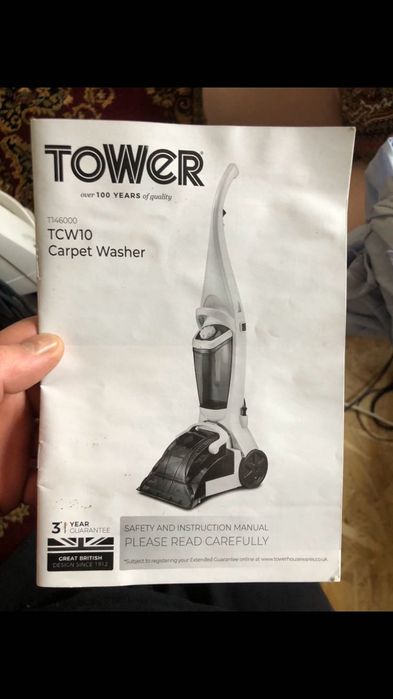 Aspirator cu fir Tower