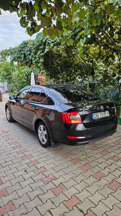 Vând Skoda Octavia 1.6TDI