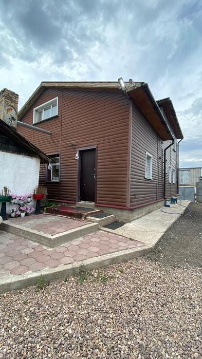 Срочно продам двухэтажный дом