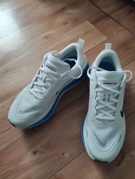Adidasi alergare Nike Vomero Plus 45,5 asics garantie 2 ani