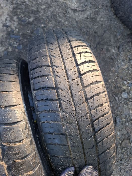 Vand 2 anvelope 165 65 13 hankook de iarna bune