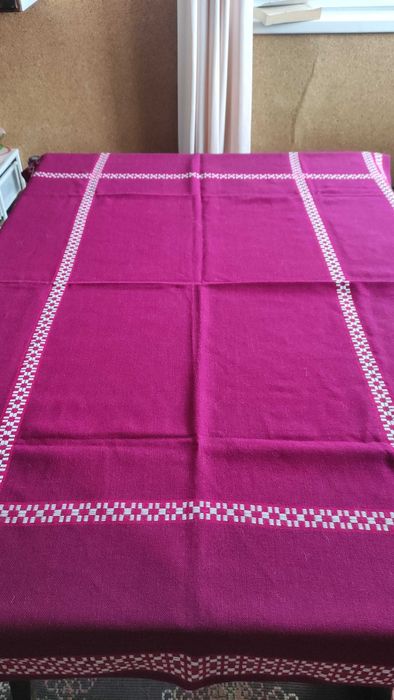 Нова покривка за маса вълнена материя 143 х 100 см