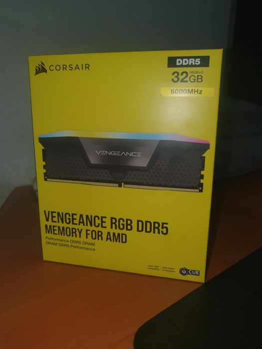 Memorie RAM - Corsair Vengeance - 32GB, DDR5, 6000MT/s, CL30, RGB
