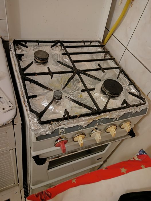 Aragaz vechi in stare de funcționare