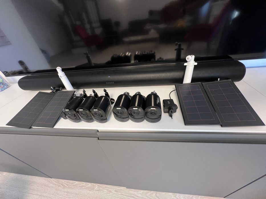 Camera Arlo Ultra 2, Panou solar