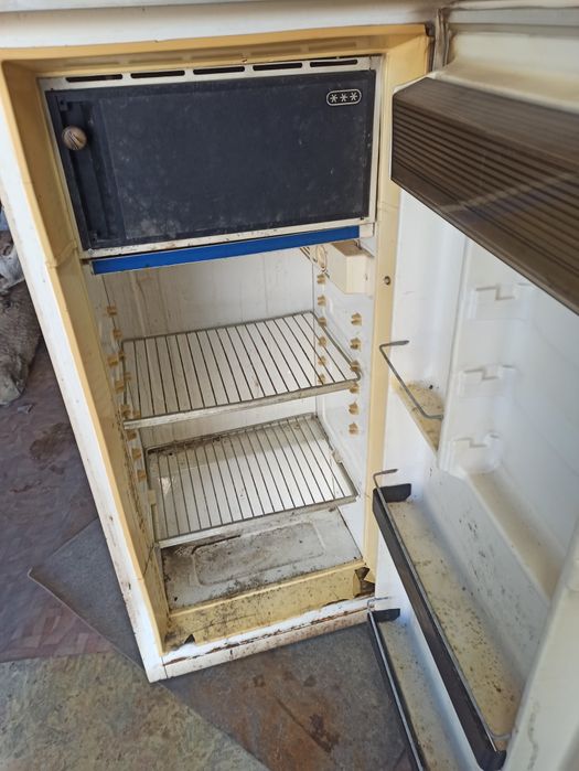 Холодильник советский