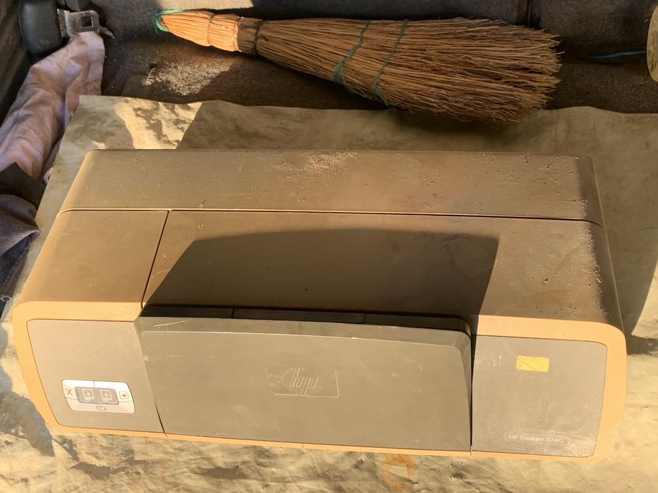 Продавам 4 Броя Мастиленоструен Принтер HP Deskjet 5740