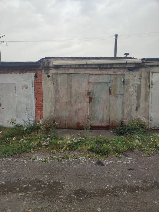 Продам гараж район КСК.