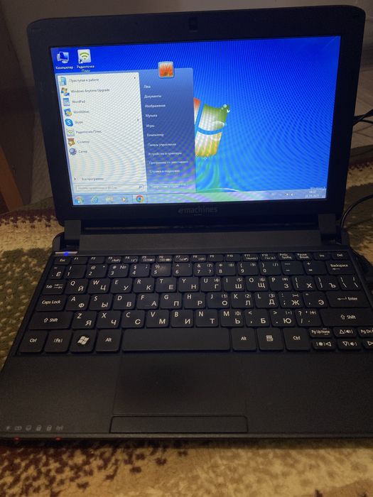 Продам нетбук 12 дюймов экран
