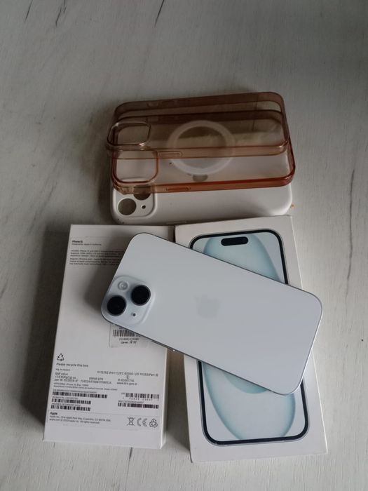 Iphone 15 6/128 идеал