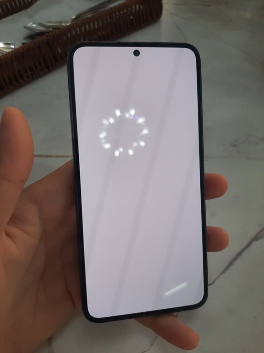 S23 8/128 с коробкой