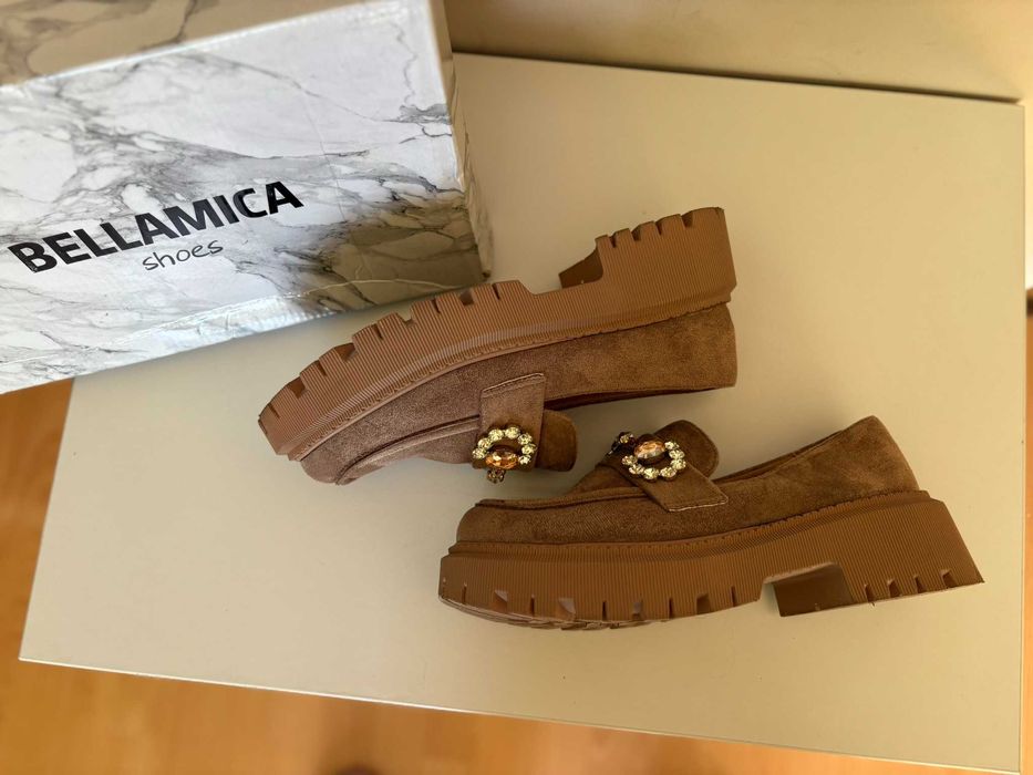 Елегантни дамски обувки тип лоуфъри BELLAMICA - кафяв велур с кристали