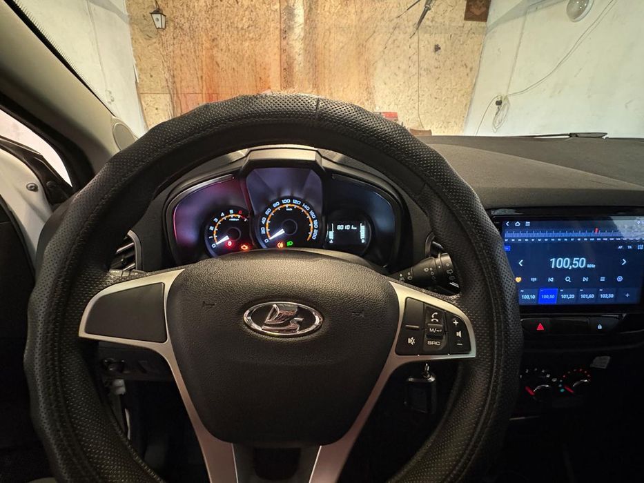 Продам lada X-RAY 2019г