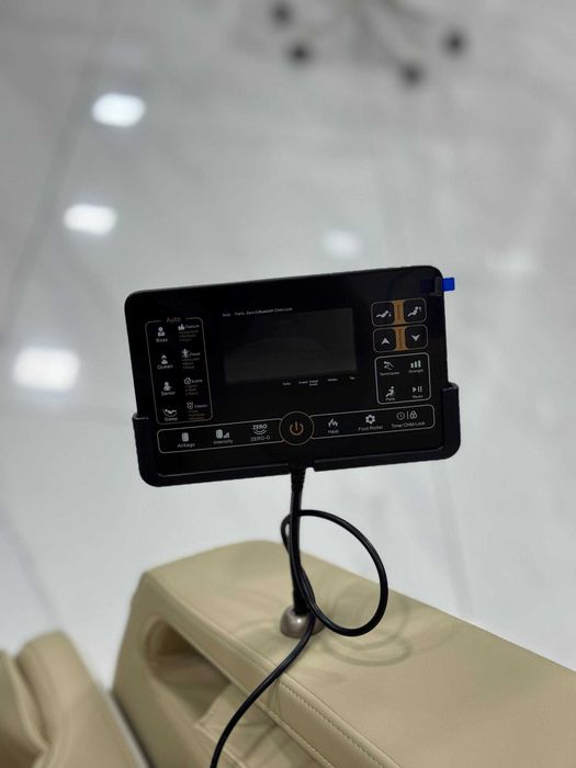 Renomax Кресло Массажер 4D с планшетом, модель R-102