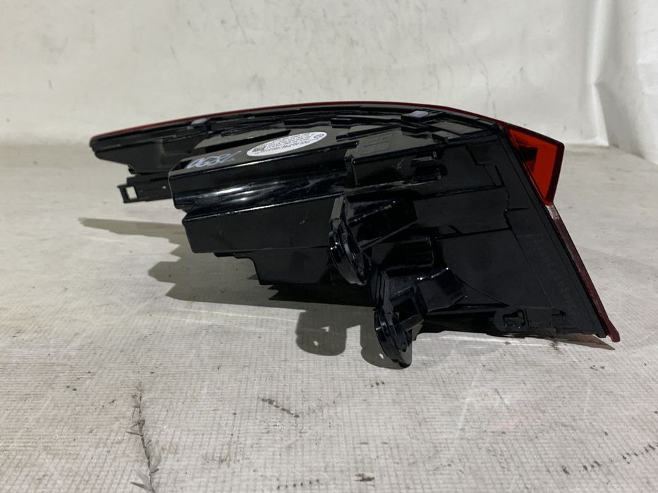 Lampa stop dreapta pe aripa, Skoda Enyaq, 2021, 2022, 2023, 2024, cod origine OE 5LA945208A.