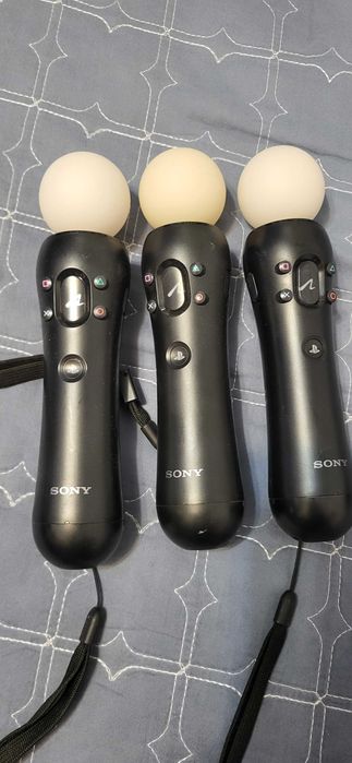 SONY Motion Manete CECH-ZCM1E  3 bucati se aprnd toate doar 2 stau pe acumulator nu stiu nimic de ele
