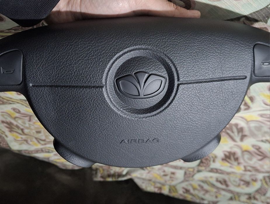 Аирбаг руля от Daewoo jentra lacetti состояние отличное.оригинал