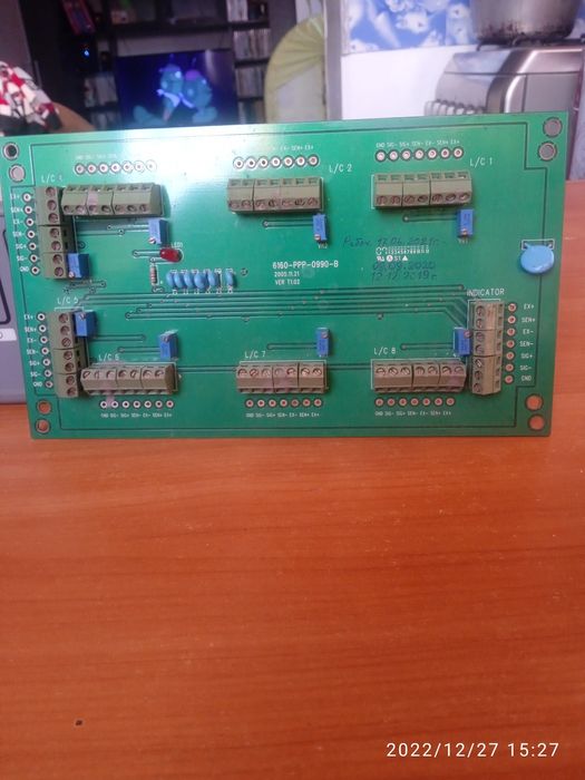 Плата на восемь датчиков