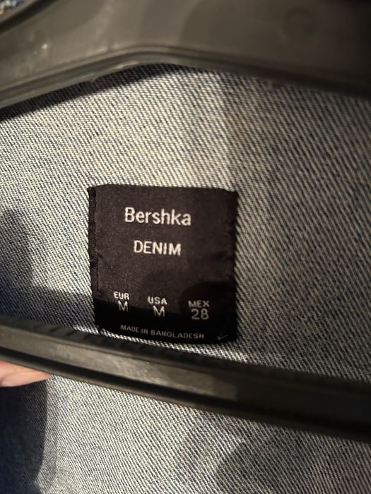 Джинсовая куртка bershka
