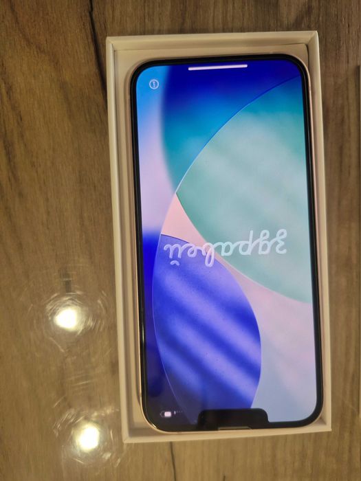 Телефон iPhone 13 Pink