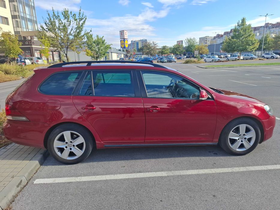 VW GOLF 6 комби 1.6 105кс 2011г