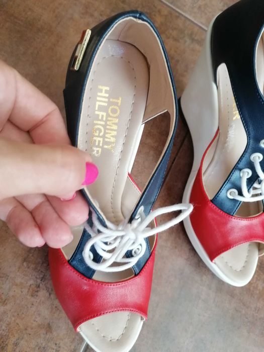 Страхотни сандали