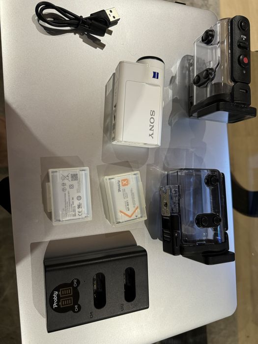 Экшен камера Sony HDR-AS300