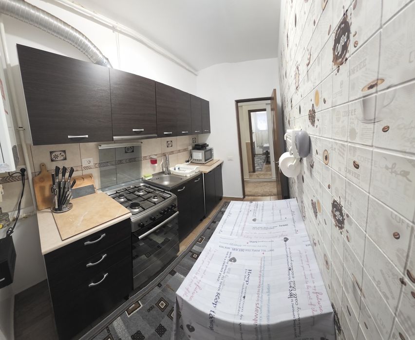 Apartament 3 camere de închiriat