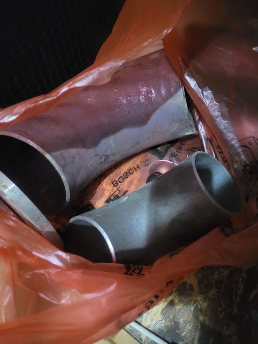 Продам отводы ,флянцы