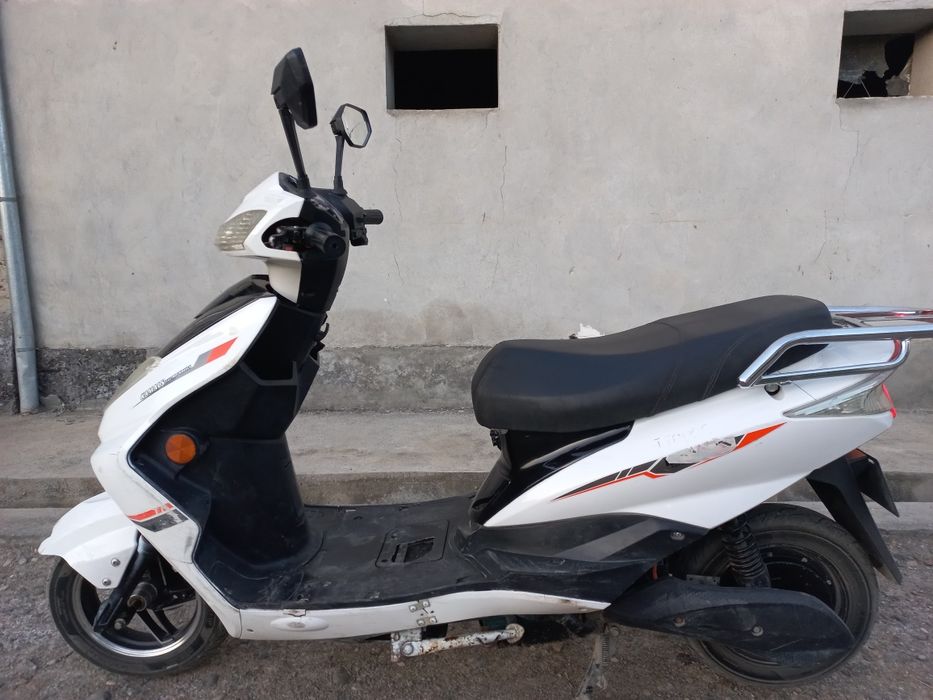 Skuter sotiladi pul zarl.yurishlari zor