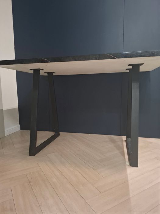 Продам кухонный стол