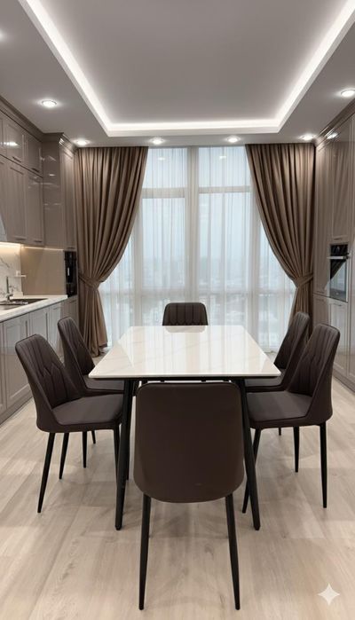 Стол и стулья. комплект