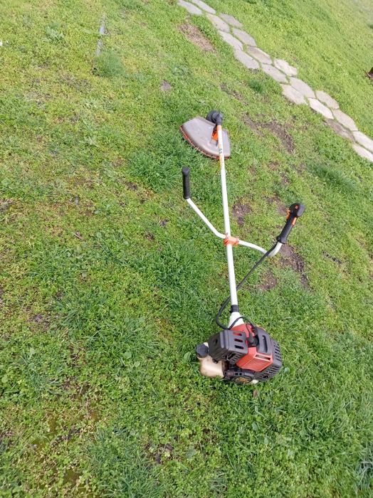 Христорез/тример за трева вики