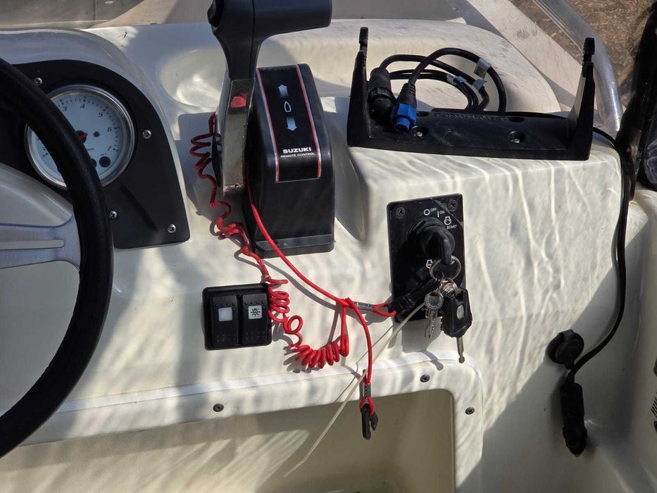 Barcă Askeladden 475 Freestyle + Suzuki DF60 + sonar + peridoc